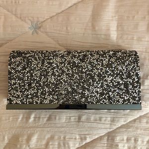 La Regale sparkly silver clutch